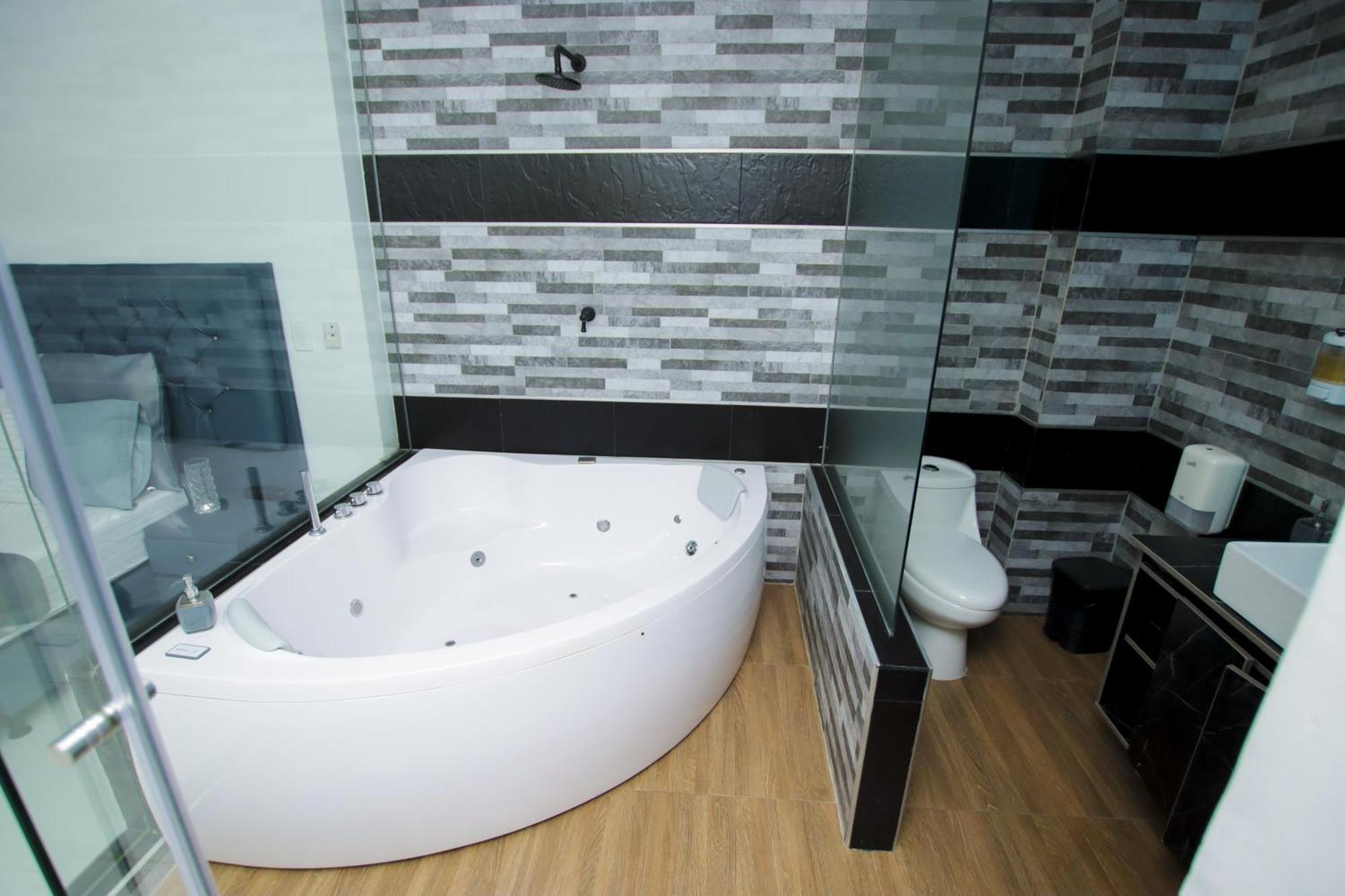 Hotel Blue Paradise Inn Turbo Екстер'єр фото