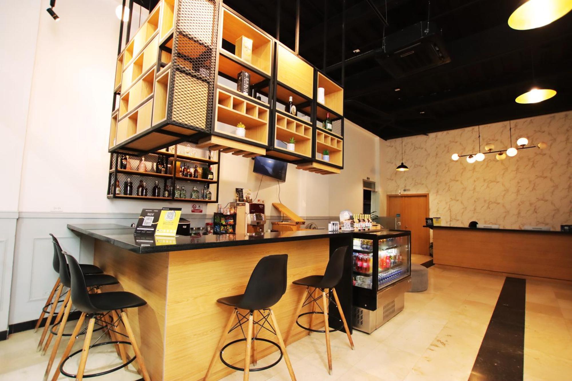 Hotel Blue Paradise Inn Turbo Екстер'єр фото